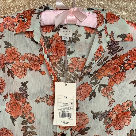 A New Day Sheer Floral Blouse - Picture 3 of 6